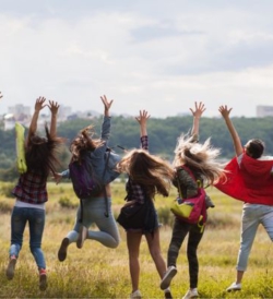 5 ways to stay in touch with old friends.